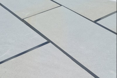9.6m² Forest Pennant mixed colour sawn external paving